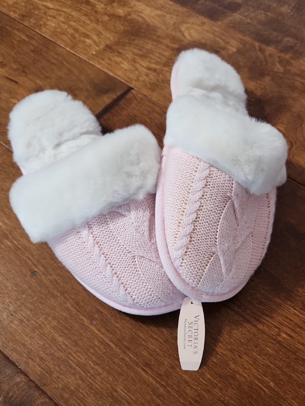 Victoria's Secret Light Pink Knit Slipper with White Faux Fur Cuff Size L